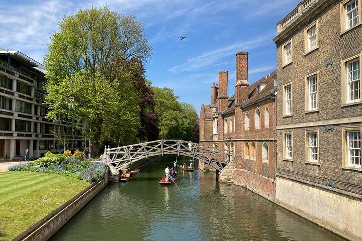 トゥルートレイルブレーザーズ： The Women of Cambridge Self-Guided Audio Tour