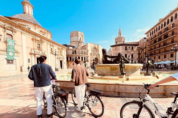Valencia : Guidad cykeltur i Valencias historiska centrum och konststaden