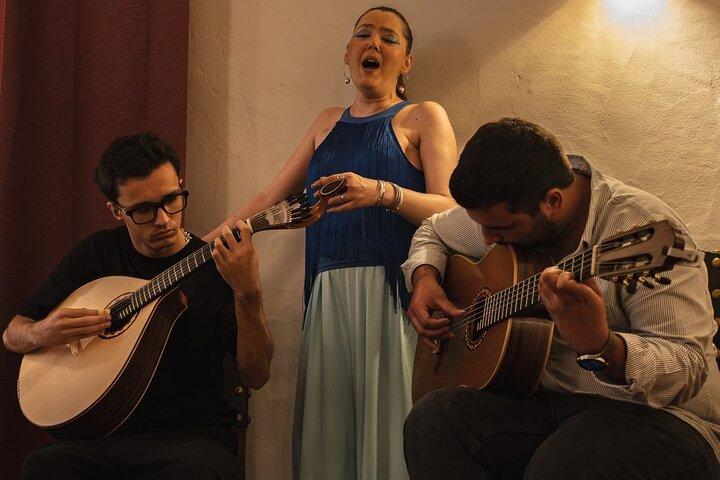 Lisbon : Canto do Poetaでライジング・スターズ・オブ・ファドとディナー