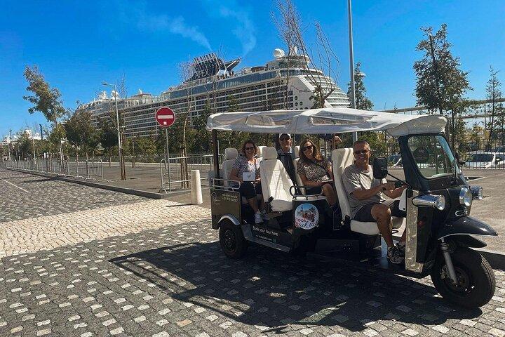 真の4時間のプライベートトゥクトゥクツアー:地元の人とリスボンを発見!
