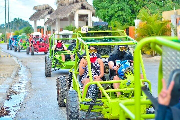 Tour de aventura con Buggies Ziplining Cenote y Taino Cultura