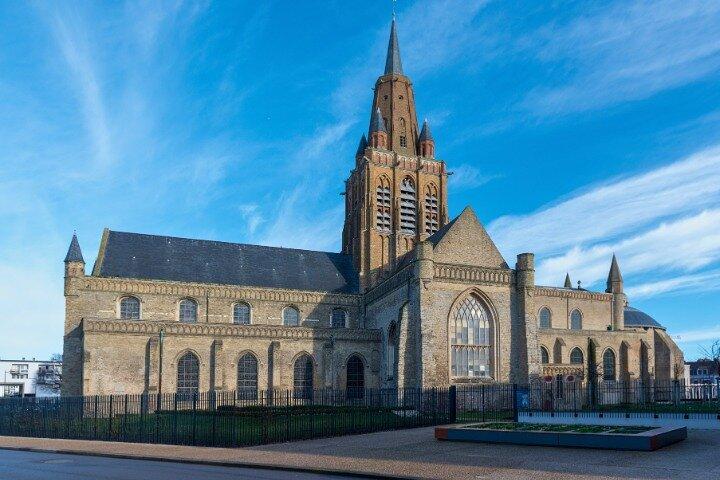 Recorrido a pie autoguiado por la ciudad de Calais con aplicación