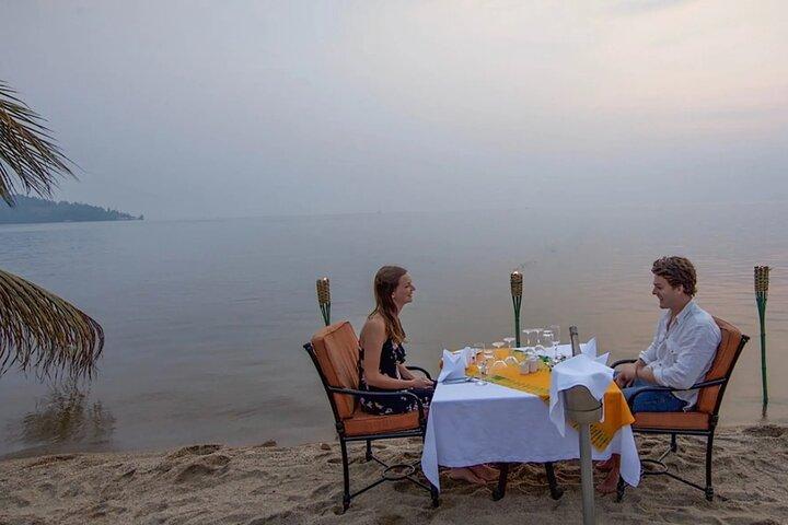滝と温泉のあるキブ湖ビーチ1日
