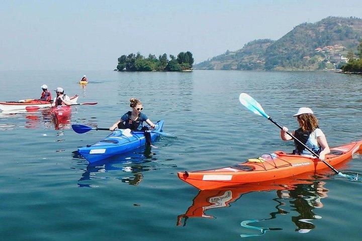 滝と温泉のあるキブ湖ビーチ1日