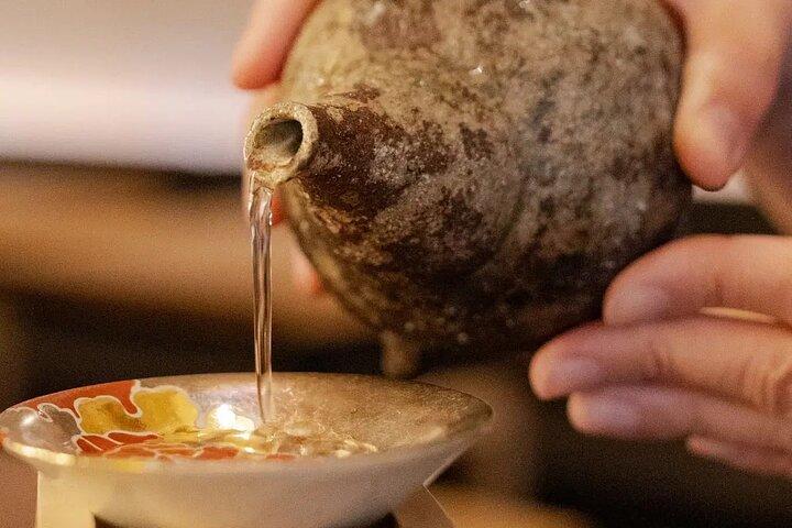 Sake Hunting and Tasting Experience with a Sake Sommelier