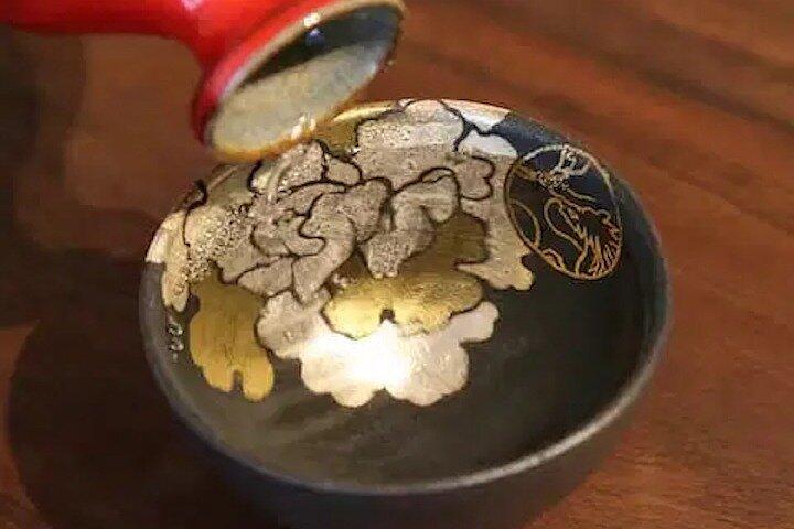 Sake Hunting and Tasting Experience with a Sake Sommelier