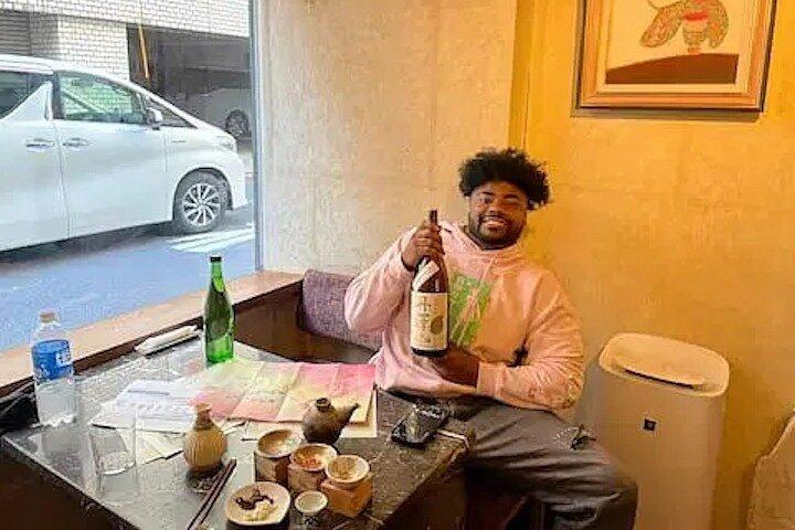 Sake Hunting and Tasting Experience with a Sake Sommelier