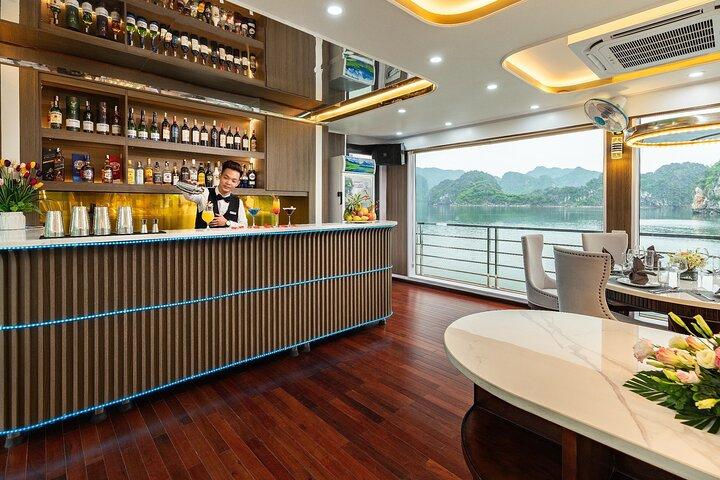 Hercules 5-Sterne-Kreuzfahrt Ganztägige Halong Bay Tour von Hanoi