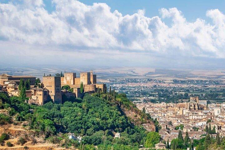 Alhambra Tour Desde Tu Hotel en Sevilla