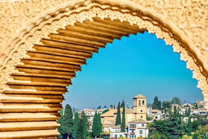 Alhambra Tour Desde Tu Hotel en Sevilla