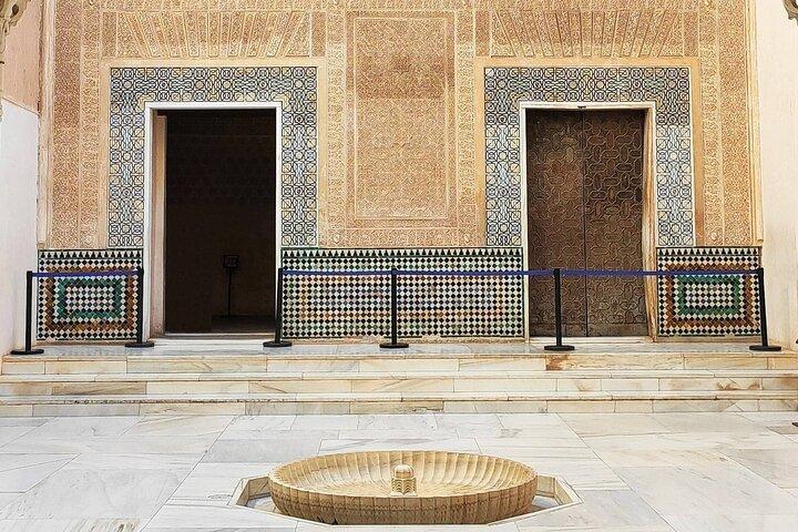 Alhambra Tour Desde Tu Hotel en Sevilla
