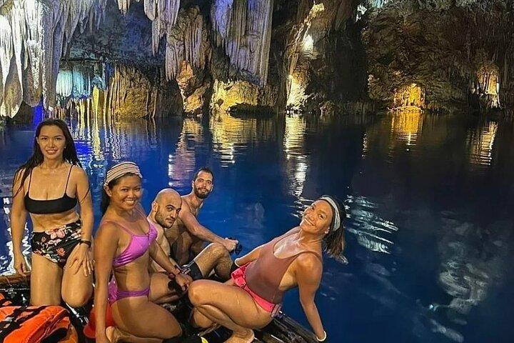 Coron Pukaway Cave & Twin Lagoon privat tur med strandlunch