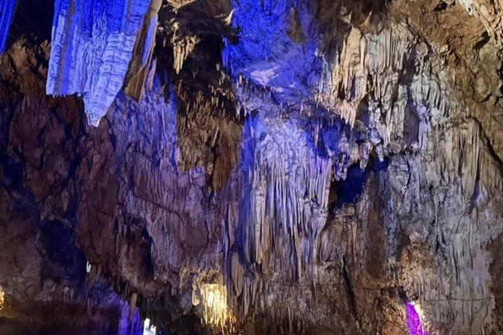 Coron Pukaway Cave & Twin Lagoon privat tur med strandlunch
