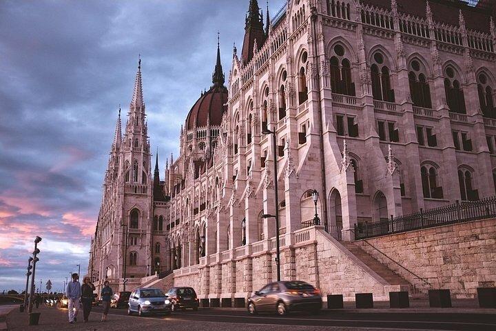 Budapest und Bratislava private Tagestour ab Wien
