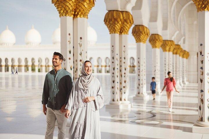 Abu Dhabi Private Full Day Sightseeing with Ferrari World Ticket