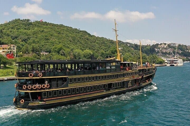 Breakfast Tour on the Bosphorus by Boat