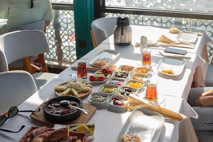 Breakfast Tour on the Bosphorus by Boat