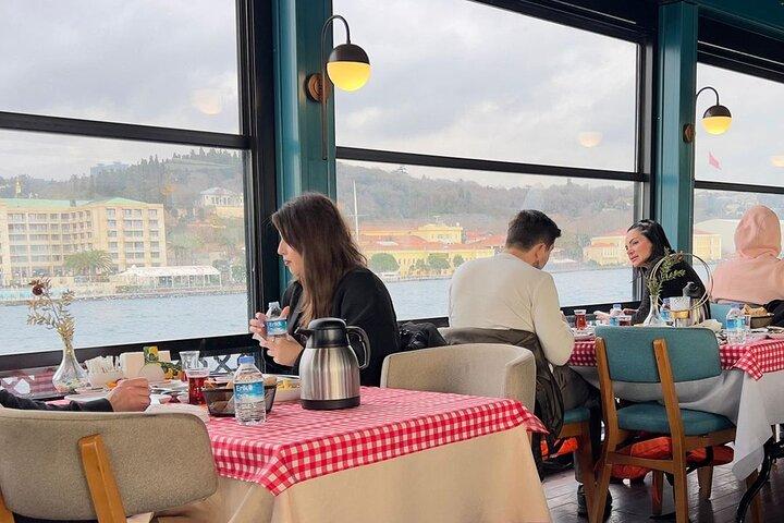 Bosphorus Breakfast Cruise With Live Music
