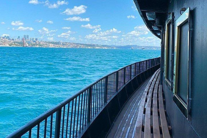 Bosphorus Breakfast Cruise With Live Music