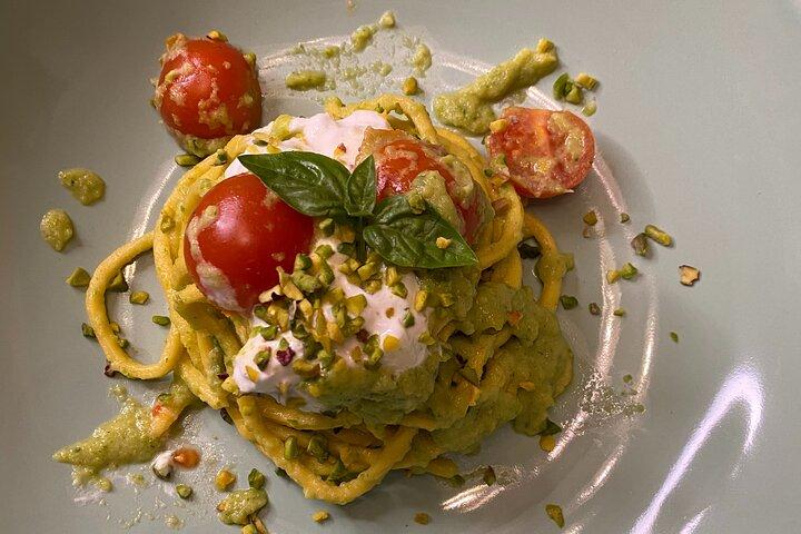 Clase de cocina vegana en un entorno mágico
