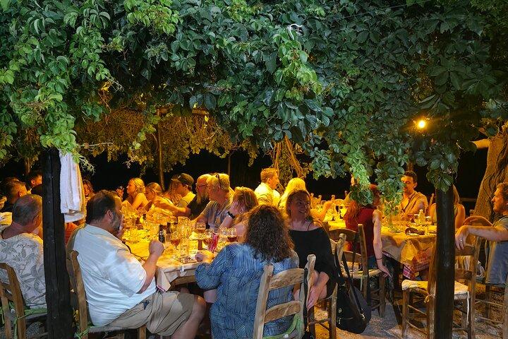 Kretenzische wijn- en dinertour bij zonsondergang in Chania