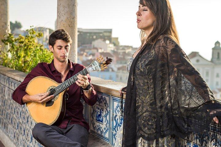 Visite de Lisbonne en petit groupe : Fado Show et dîner avec ramassage