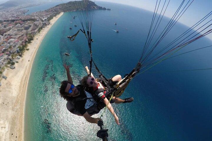 Expérience de parapente en tandem à Antalya avec transferts hôteliers