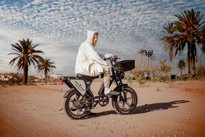 Esperienza attraverso le strade della città di Marrakech in E-Bike