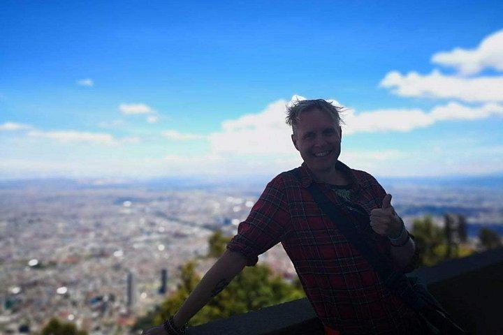 ボゴタ市内プライベートツアー - モンセラート寺院、黄金博物館、カンデラリア地区