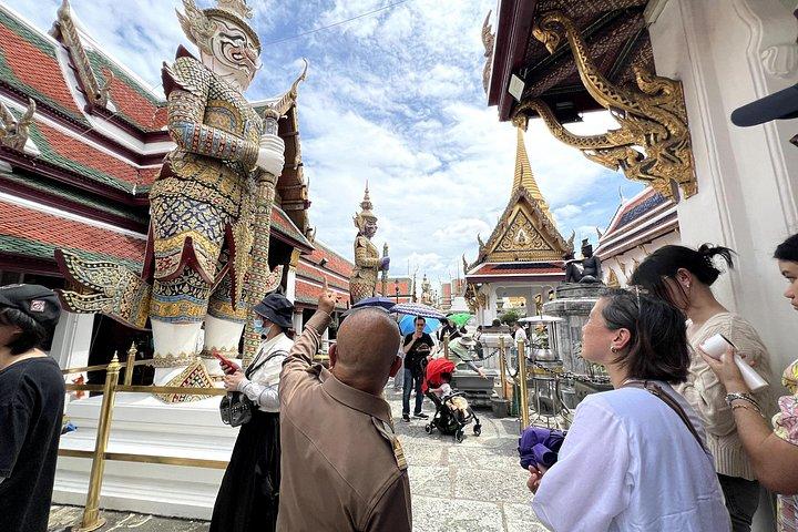 Grand Palace & Emerald Buddha Private Tour [Optional Luxury]