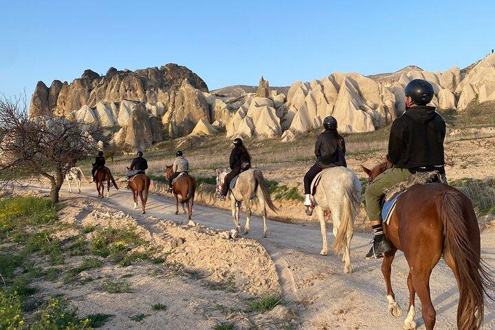 Sunset Horseback ridetur i Cappadocia