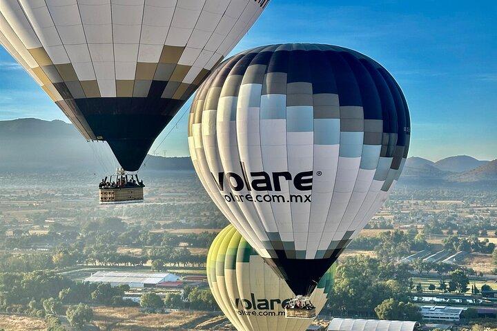 Vuelo en Globo en Teotihuacán desde Ciudad de México / Volare
