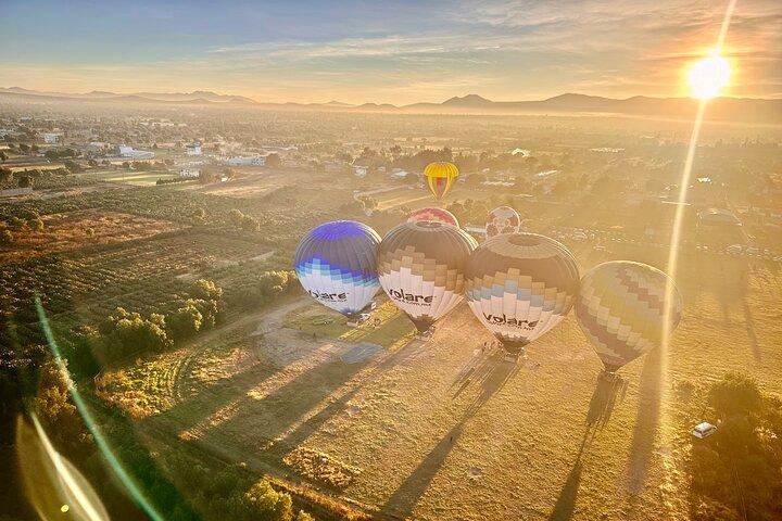 Vuelo en Globo en Teotihuacán desde Ciudad de México / Volare