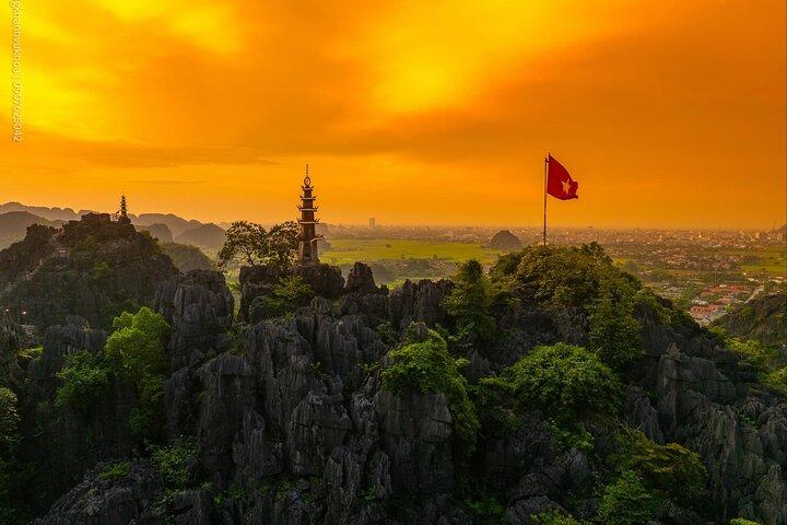 Excursión de un día a Ninh Binh Hoa Lu, Bai Dinh Trang An, Tam Coc y cueva Mua