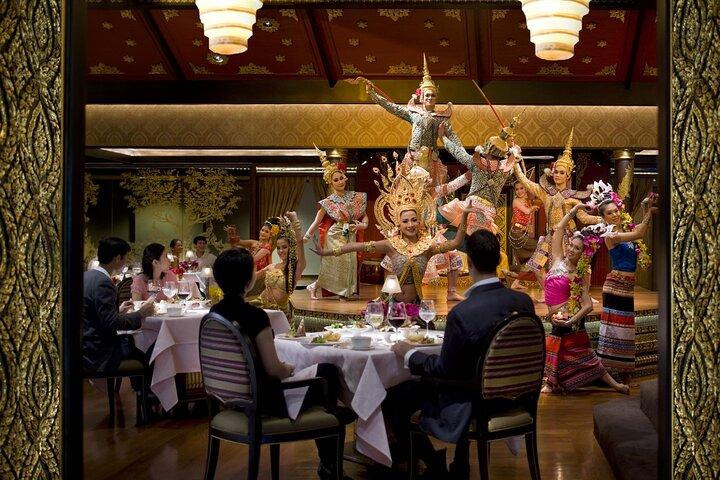 Cena elegante con espectáculo cultural del Mandarin Oriental