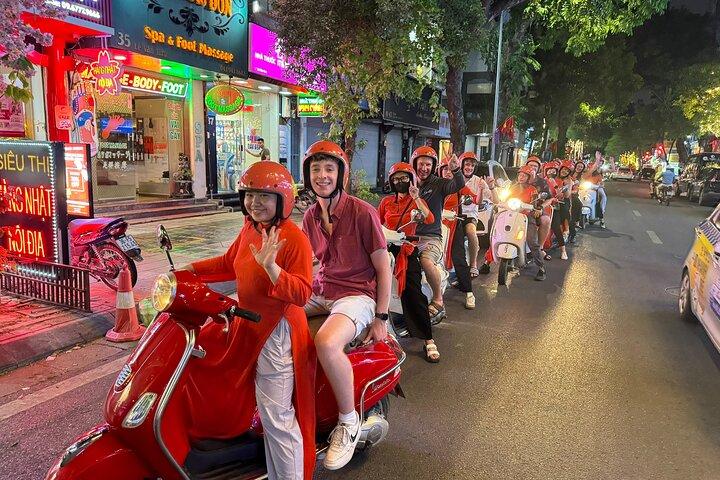 Riders Femininas Vespa Night Street Food + Trem Street food 4 Horas
