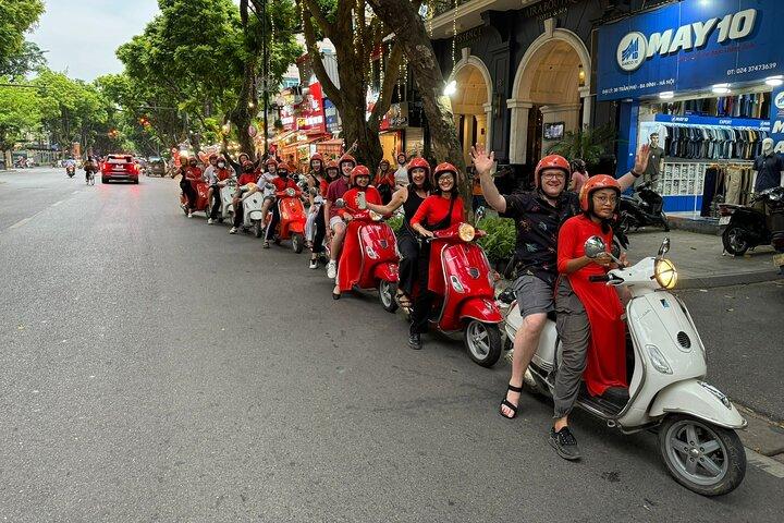 Riders Femininas Vespa Night Street Food + Trem Street food 4 Horas