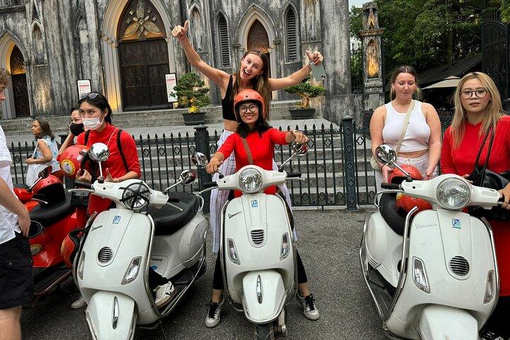 Riders Femininas Vespa Night Street Food + Trem Street food 4 Horas
