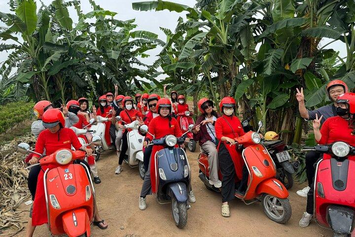 女性アオザイライダーと行くハノイベスパ田舎ツアー半日