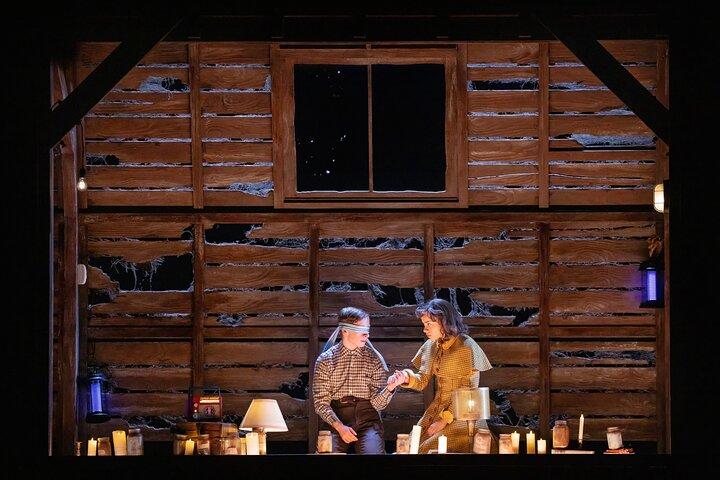 Främmande saker: Biljett till The First Shadow on Broadway