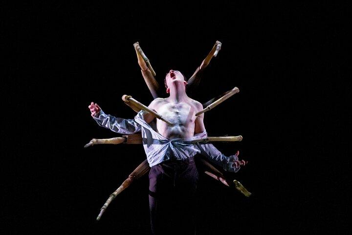 Främmande saker: Biljett till The First Shadow on Broadway
