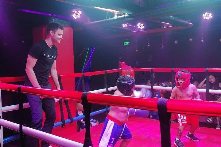 Makati : Pubcrawl Midget boksning rooftop musik og gogo klubber