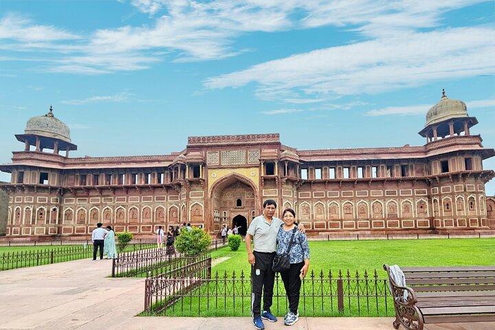 Private Tagestour von Taj Mahal und Agra Fort ab Delhi mit dem Auto - All Inclusive
