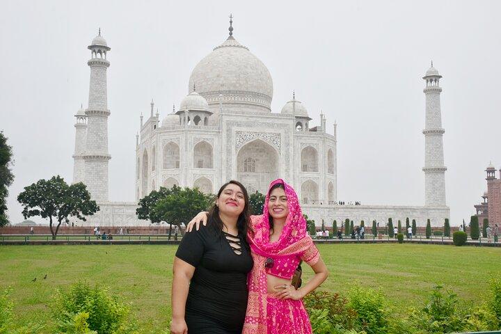 Private Tagestour von Taj Mahal und Agra Fort ab Delhi mit dem Auto - All Inclusive