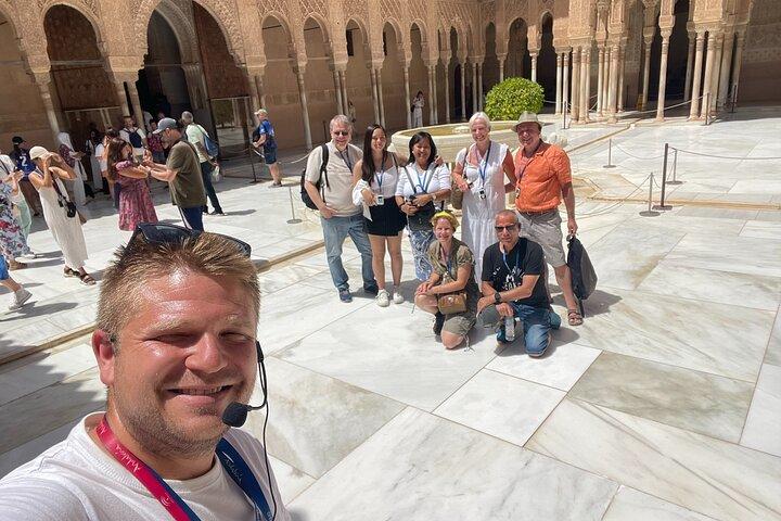 Tour semi privado a la Alhambra desde Nerja
