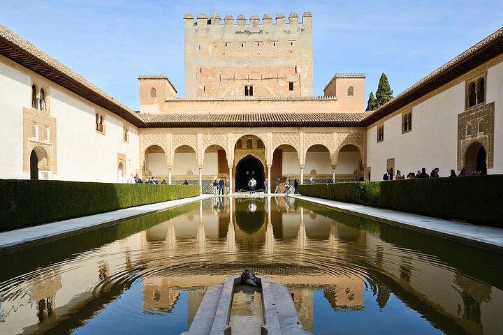 Tour semi privado a la Alhambra desde Nerja