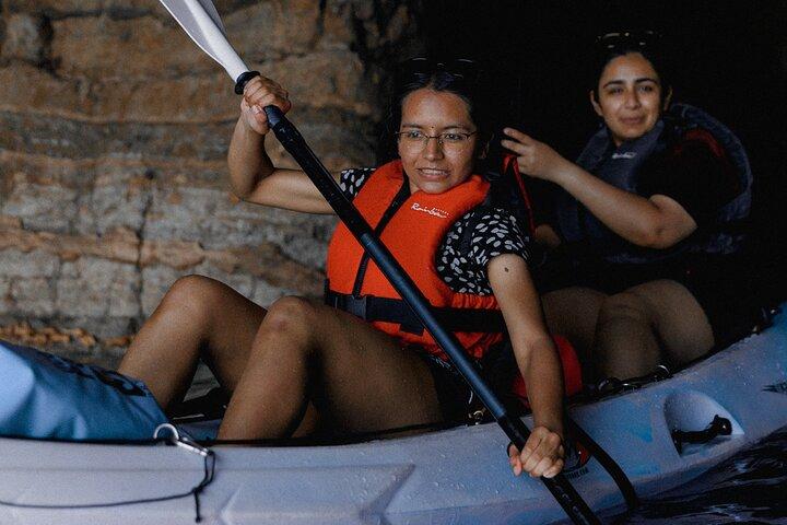 Budva Bay: Kayak & SUP tur til kystgrotter