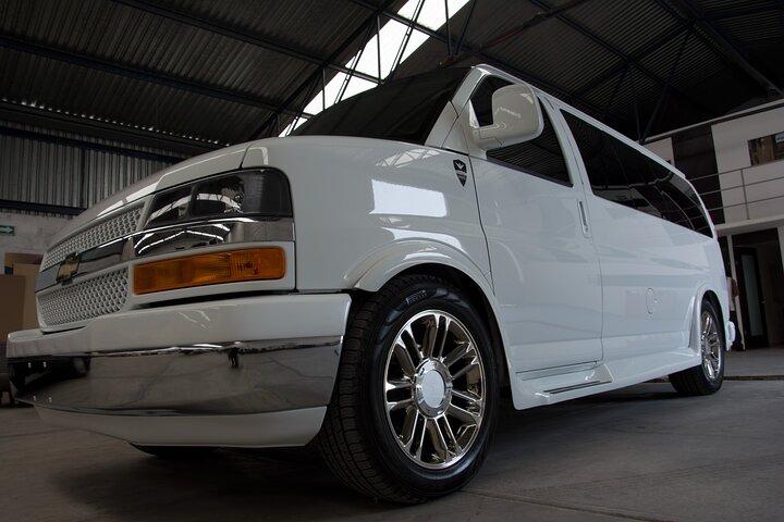 Ultraluxuriöser Privatvan mit Chauffeur in San Miguel de Allende
