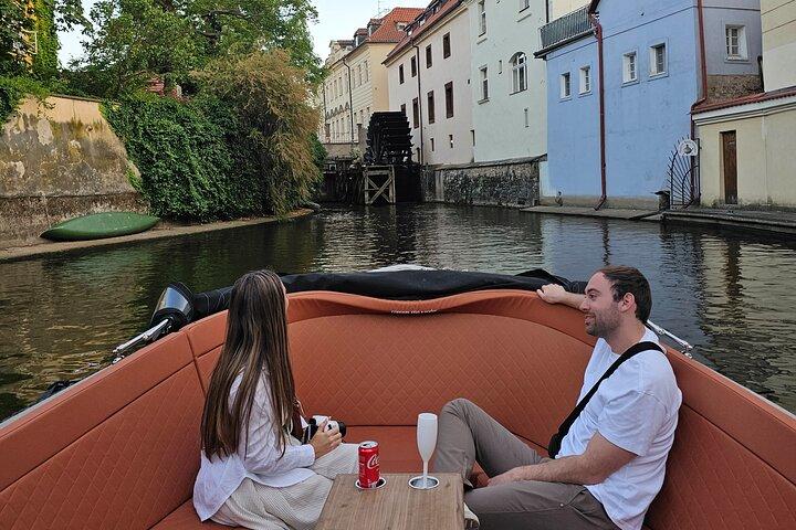 Passeio de barco privado em Praga - 2 horas