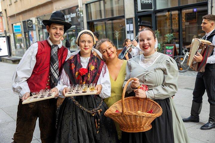 Erleben Sie ein authentisches slowenisches Dinner & Folk Show